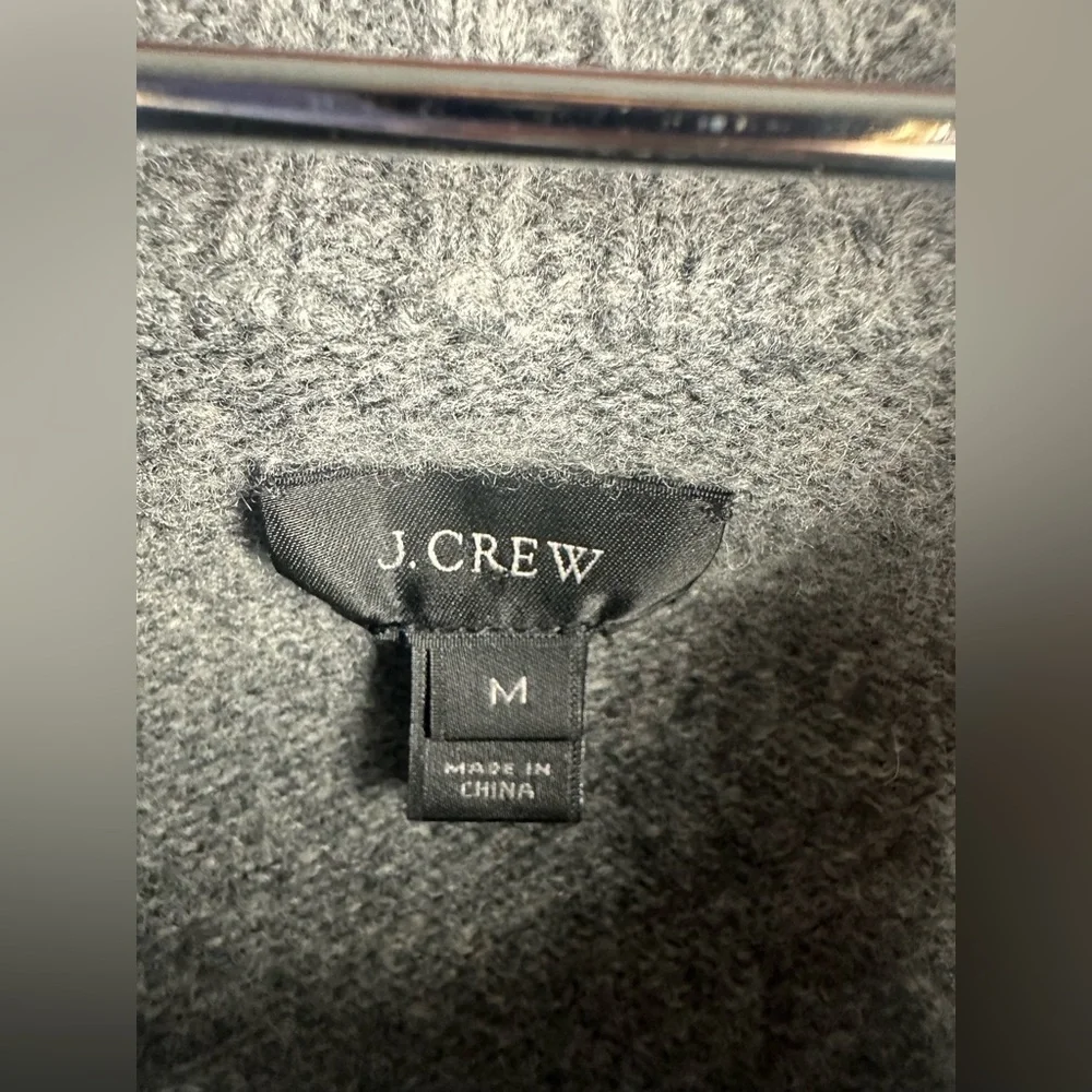 J Crew‎ Men’s Sweater Size M 100% Lambswool Collared 2 Button